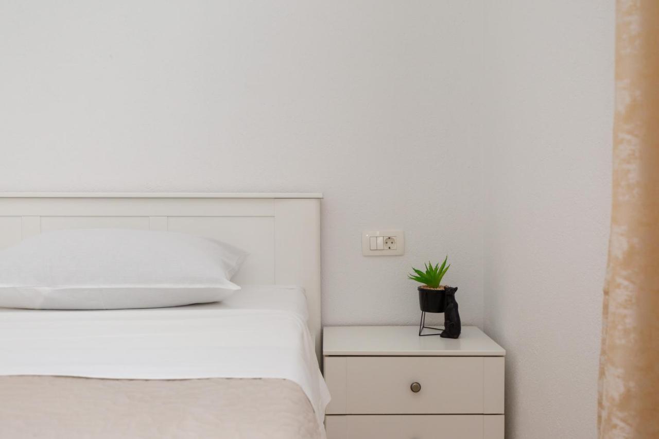 Apartment Antoni 2 โปดสตรานา ภายนอก รูปภาพ